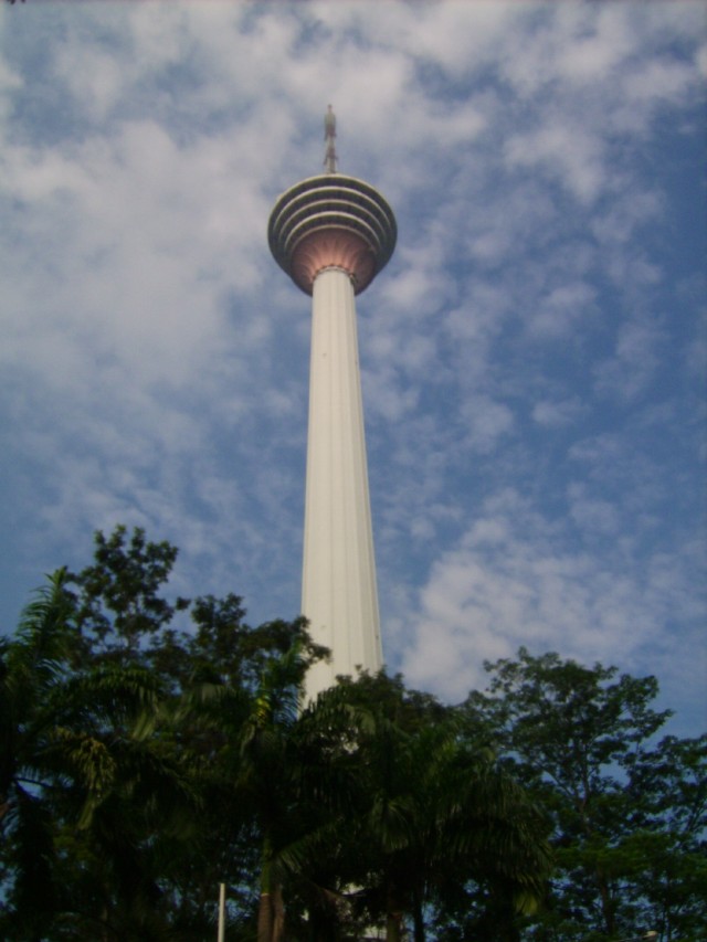 Asia-08-012%20%20KL%20TV-Tower%20from%20close%20distance.jpg